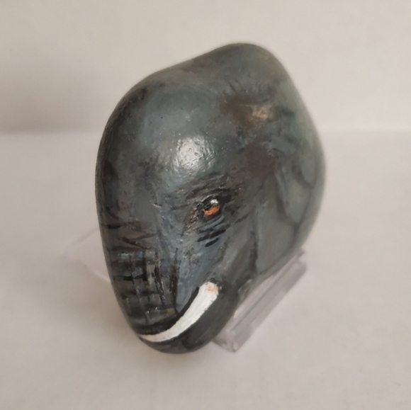 Painted Elephant Rock, Animal Pet Rock, Hand painted Pet Stone, Cute Elephant - Picture 5 of 8